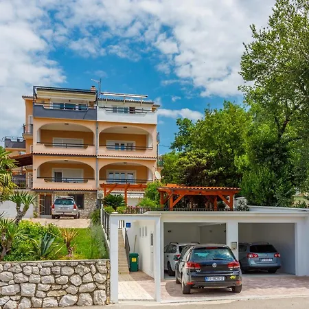 Buovac Apartment *